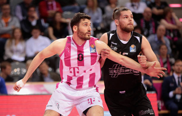 守密集的格 守密集的格