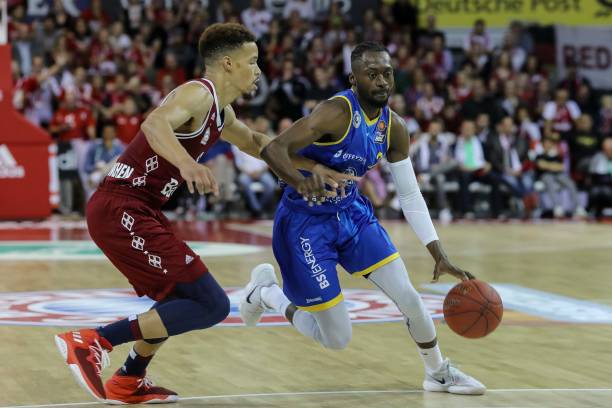 门能从困境 门能从困境